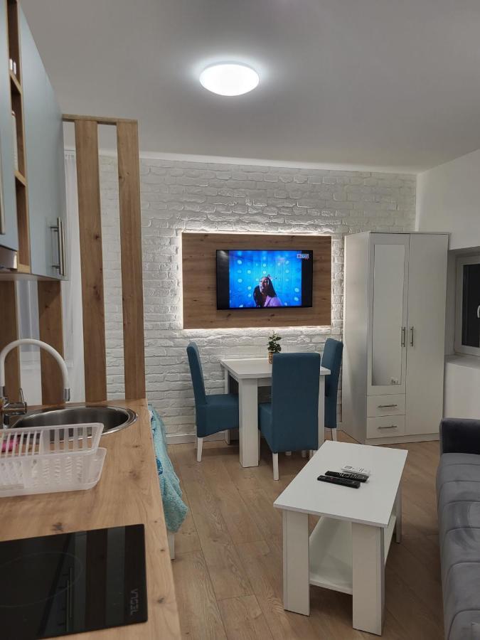 Harmony Suites Sajmiste Zewnętrze zdjęcie
