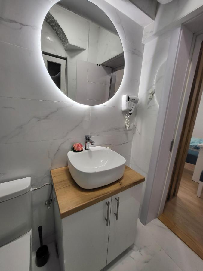 Harmony Suites Sajmiste Zewnętrze zdjęcie
