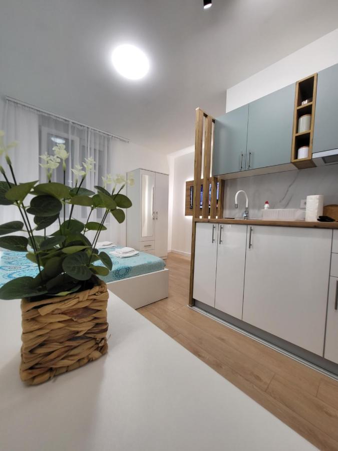 Harmony Suites Sajmiste Zewnętrze zdjęcie