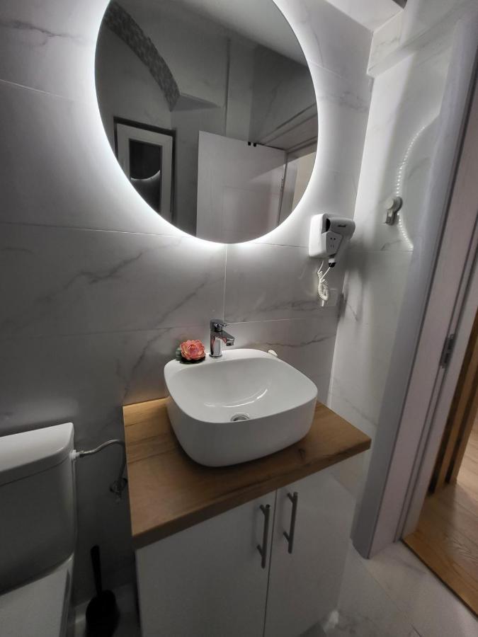 Harmony Suites Sajmiste Zewnętrze zdjęcie