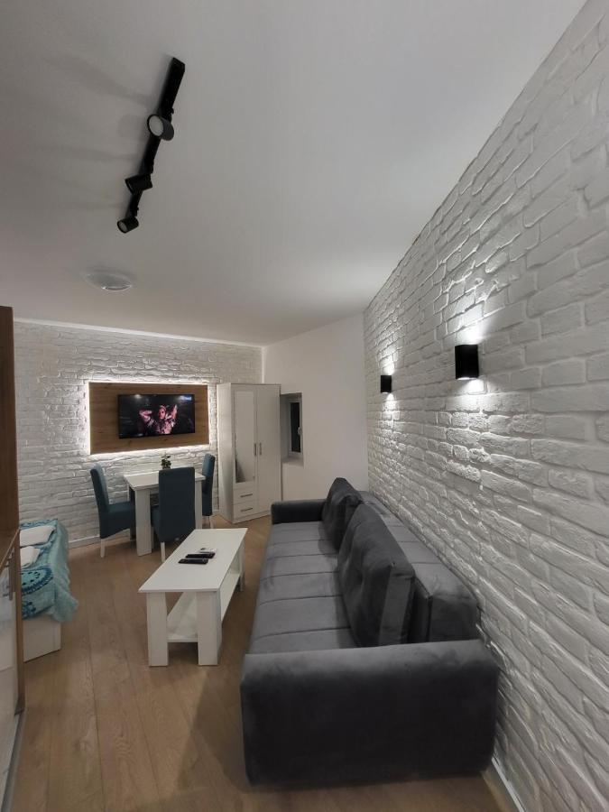 Harmony Suites Sajmiste Zewnętrze zdjęcie
